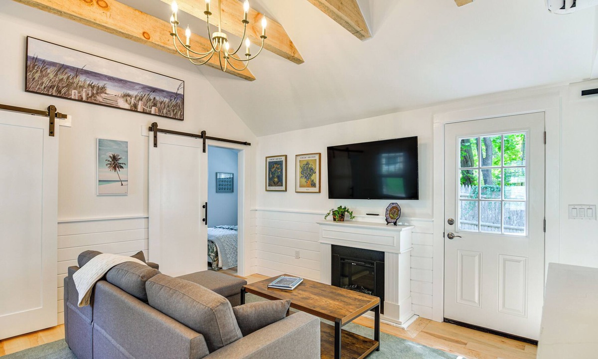 Osterville House | Osterville Gem Steps to Main St! Relax fireside