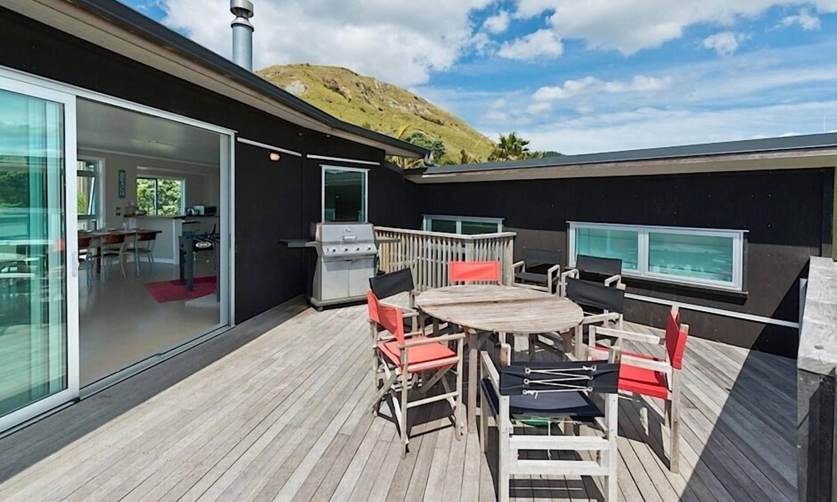 Opito Bay House | Otama Oceanview paradise