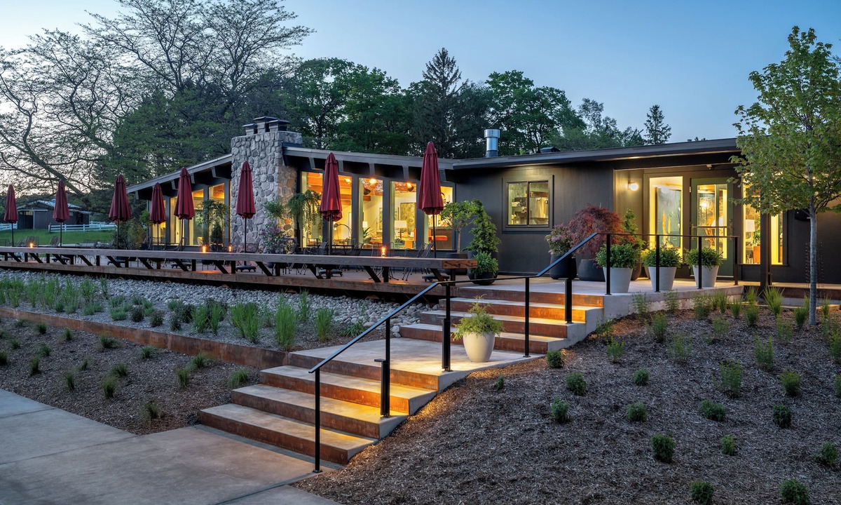 Harbor Springs Hotel | OTIS Harbor Springs