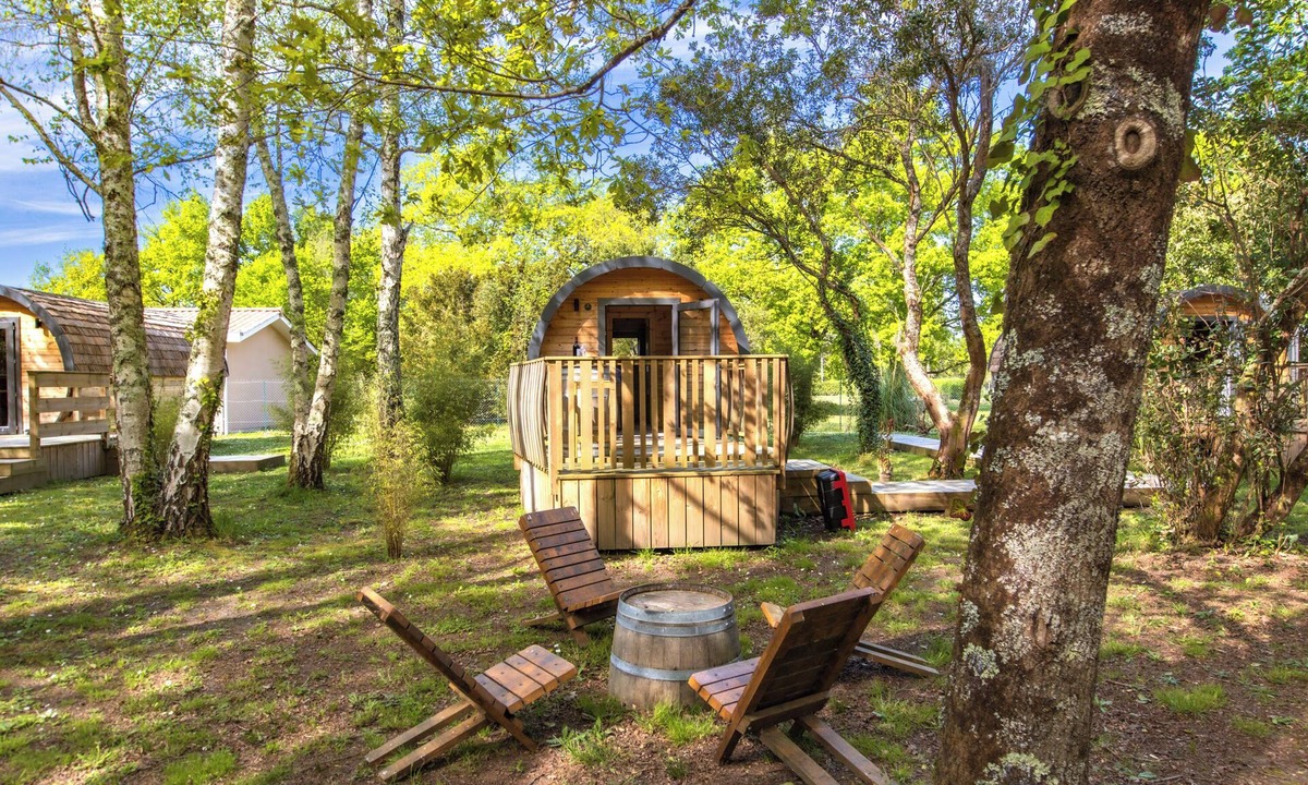 Saint-Vivien-de-Medoc Apartment | Ôtonneauxstress – Vigneron: Unique Accommodation Between Vineyards and Ocean