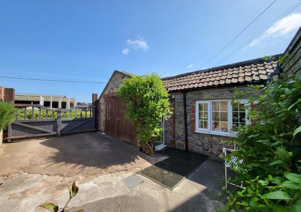 Edingworth House | Otters' Holt