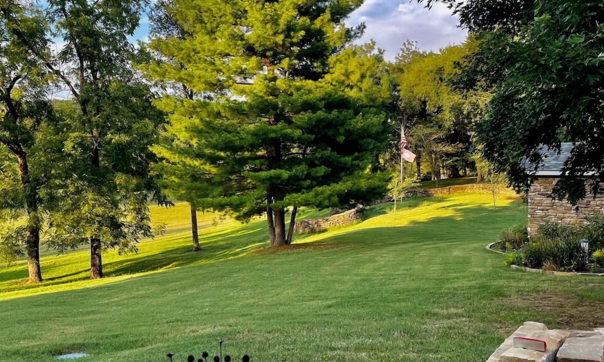 Fayetteville House | Ottobahn Farm, Quiet Farm Home on River 15 min from UofA