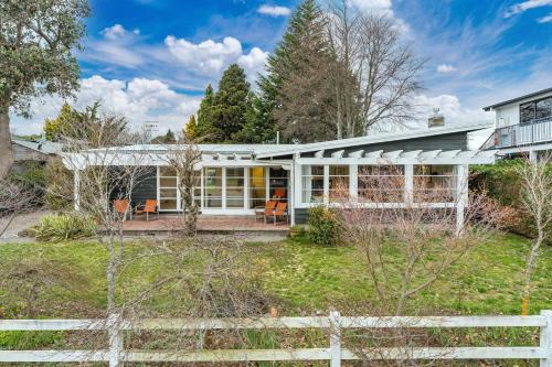 Two Mile Bay House | Otupai Cottage