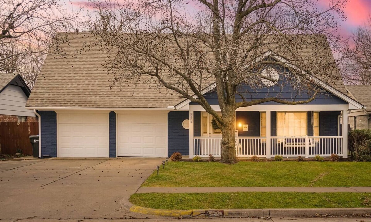 Norman House | OU Hideaway | Relaxing Hot Tub + Pool Table