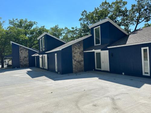 Lake Ozark House | Our Cove Retreat - Perfect for Swimming, Tanning & Prime Location Fun!