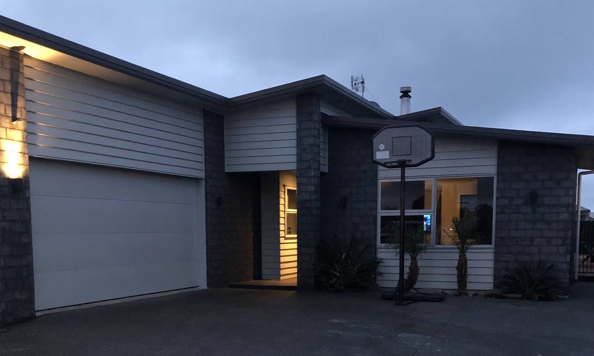 Papamoa Beach House | Our home - Your Holiday