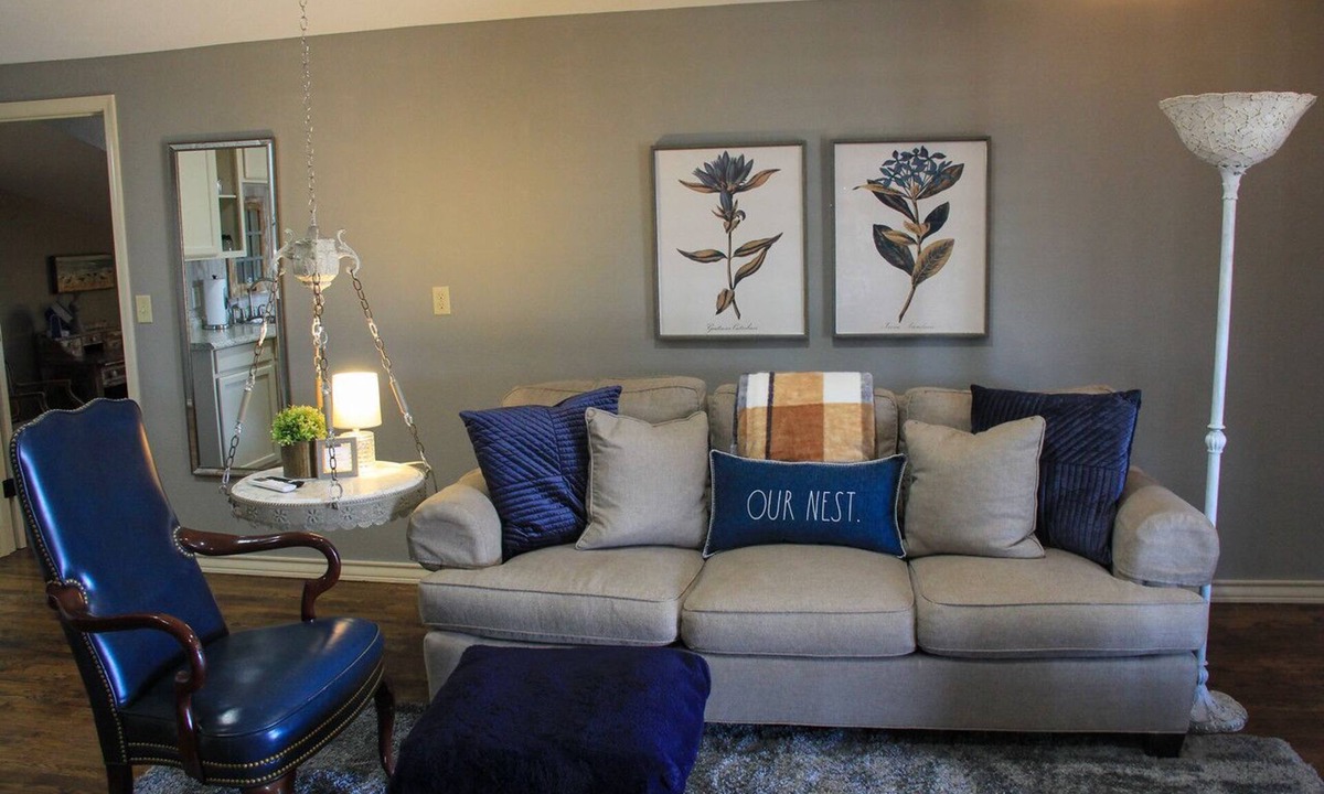 Amarillo Apartment | “Our Nest” comfortable & secluded place to rest - upstair guesthouse.