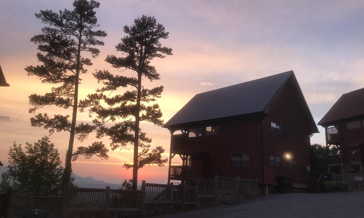 Sevierville Cabin | OUR SPECTACULAR VIEW Cabin, Starr Crest Resort, Pigeon Forge, AMAZING Location!