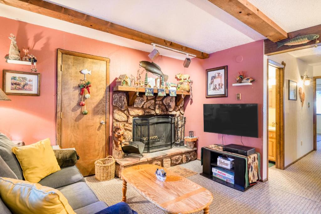 Angel Fire Apartment | Outdoor Hideout