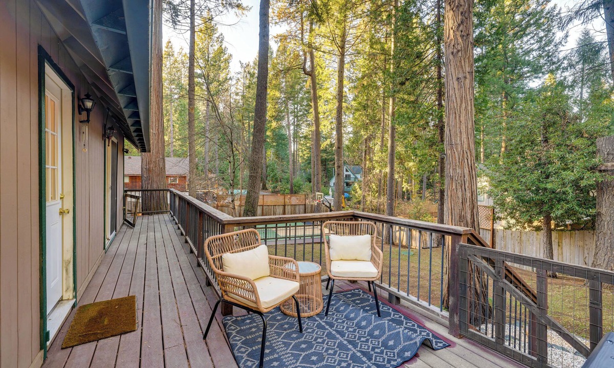Nevada City Cottage | Outdoor Oasis: Modern Nordic Home By Lake!