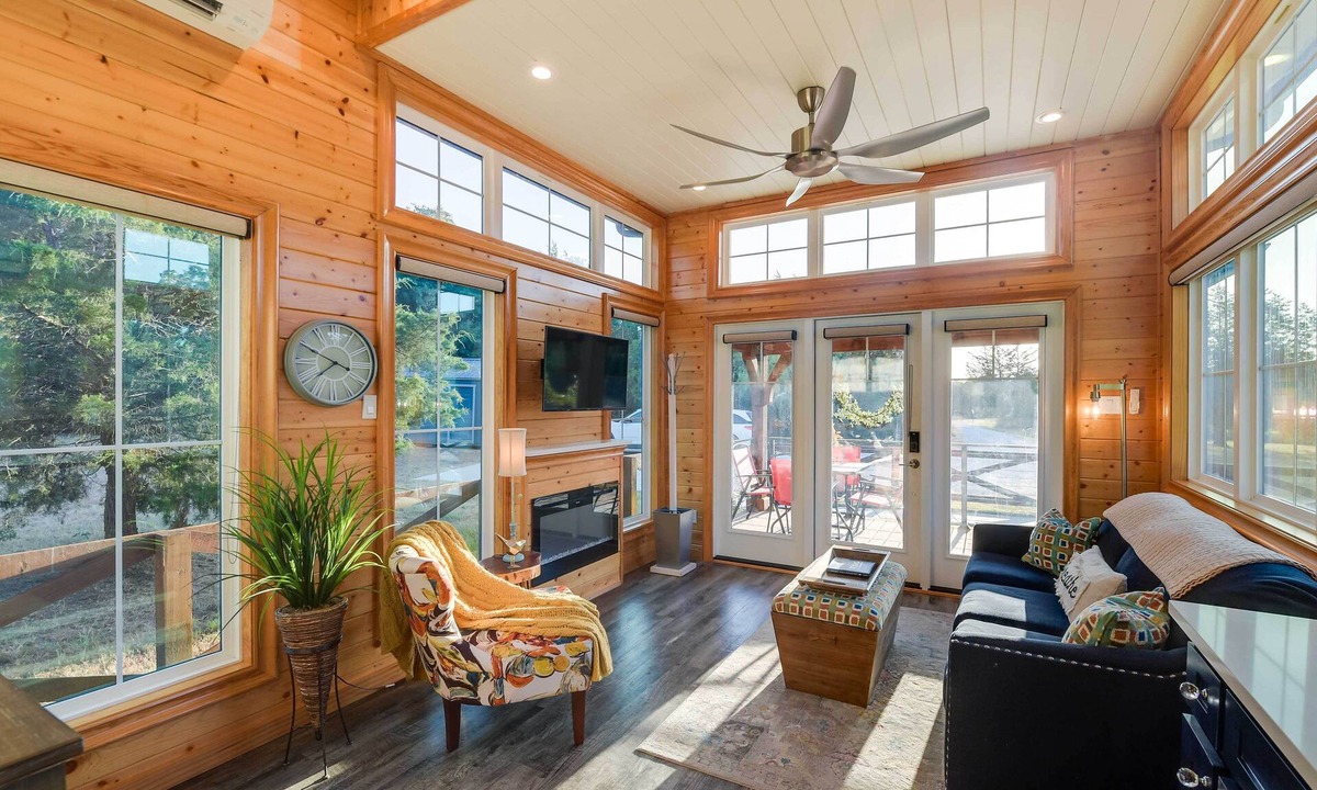 Whitney Cabin | Outdoor Pool & Patio: Quiet Whitney Retreat!