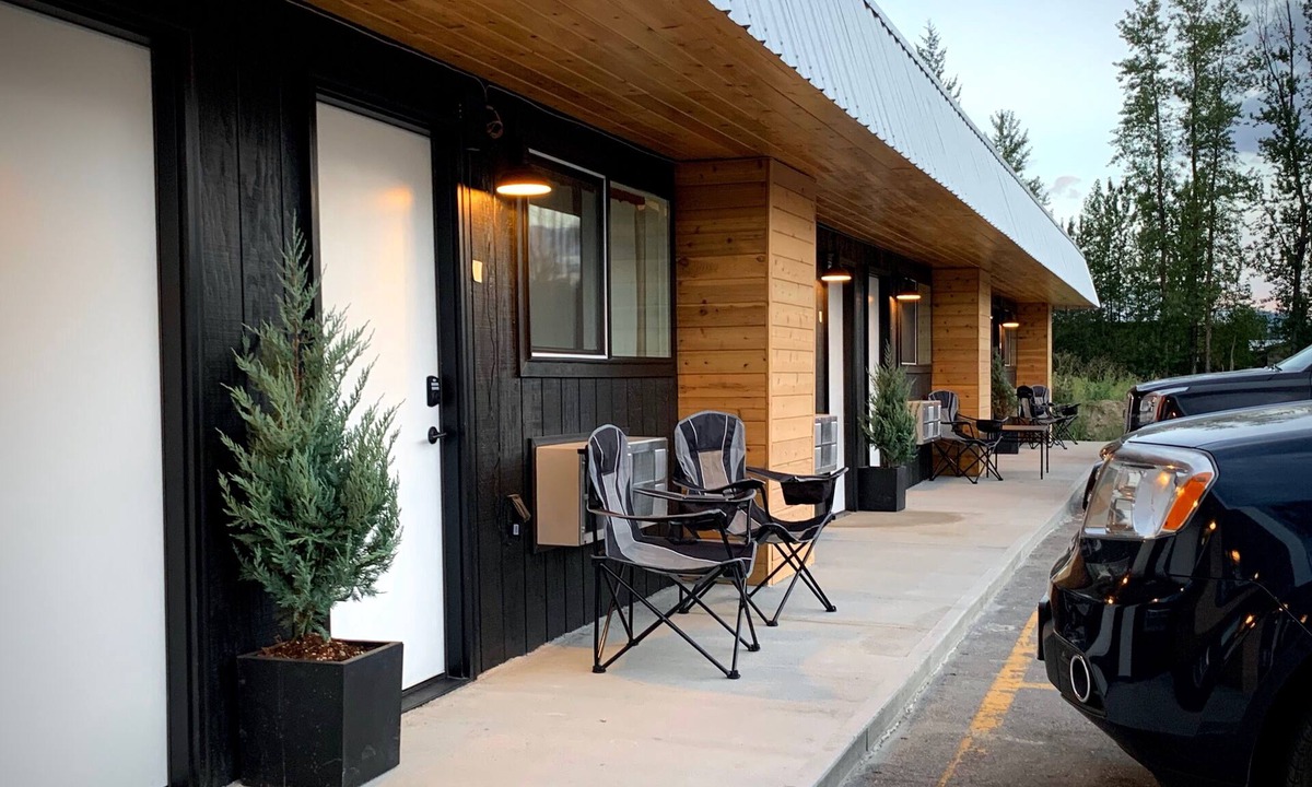 Ponderay Hotel | Outdoors Inn