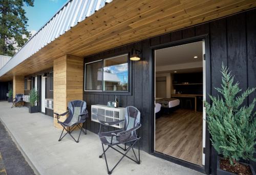 Ponderay Hotel | Outdoors Inn