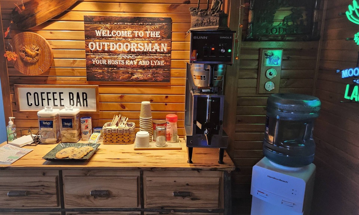 Wawa Hotel | Outdoorsman Motel