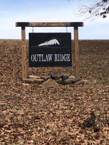 Pineville House | Outlaw Ridge
