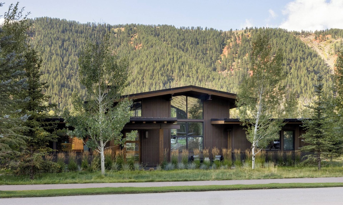 Hoback Junction House | Outpost: Fairway Lodge 5