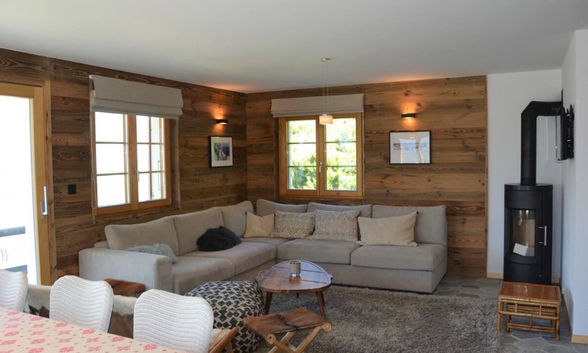 St. Luc Ski Chalet | Outside: Spacious chalet on 3 floors, sleeps 8, beautiful panoramic view, 2 minutes from the bus sto