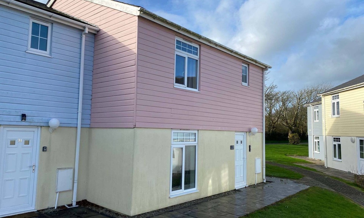 Saint Columb Major Cottage | Outstanding 4 Bedroom Open-Plan Lodge.