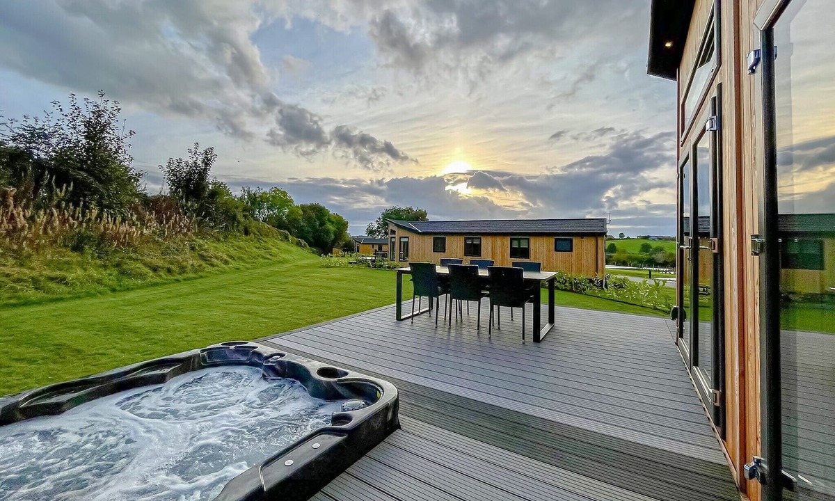 Coleford Ski Chalet | Outstanding bespoke spacious lodge.