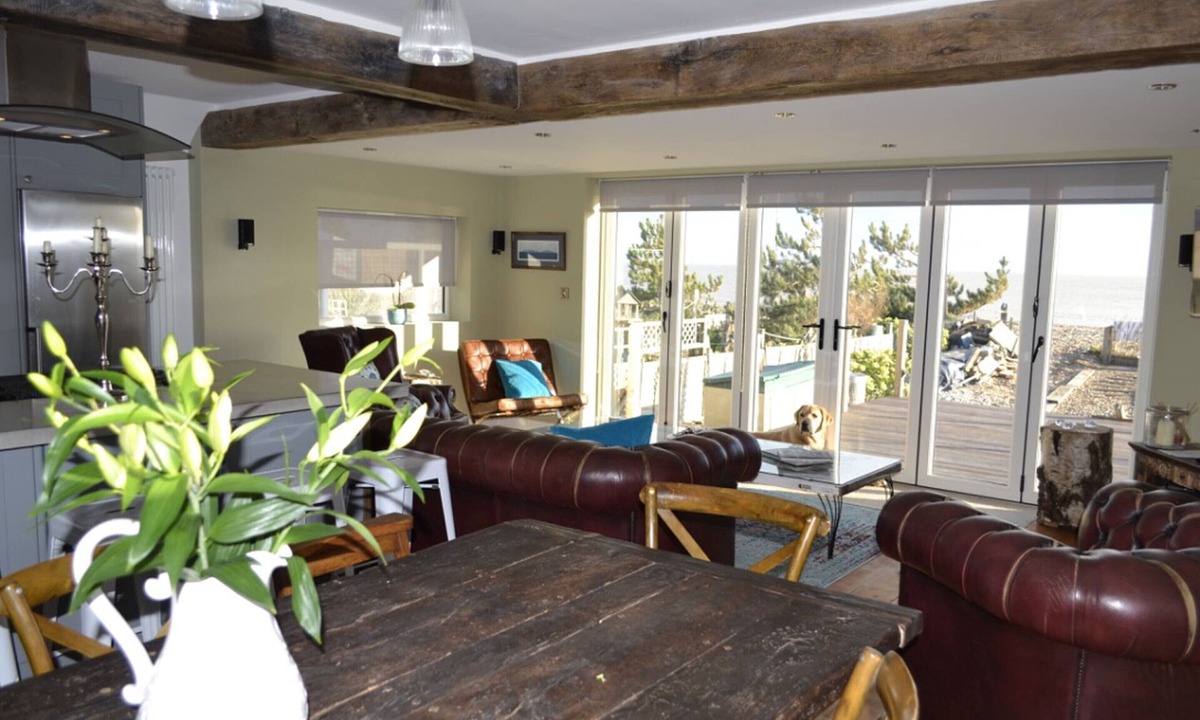 Pevensey House | Outstanding luxury beachfront holiday experience with hot tub