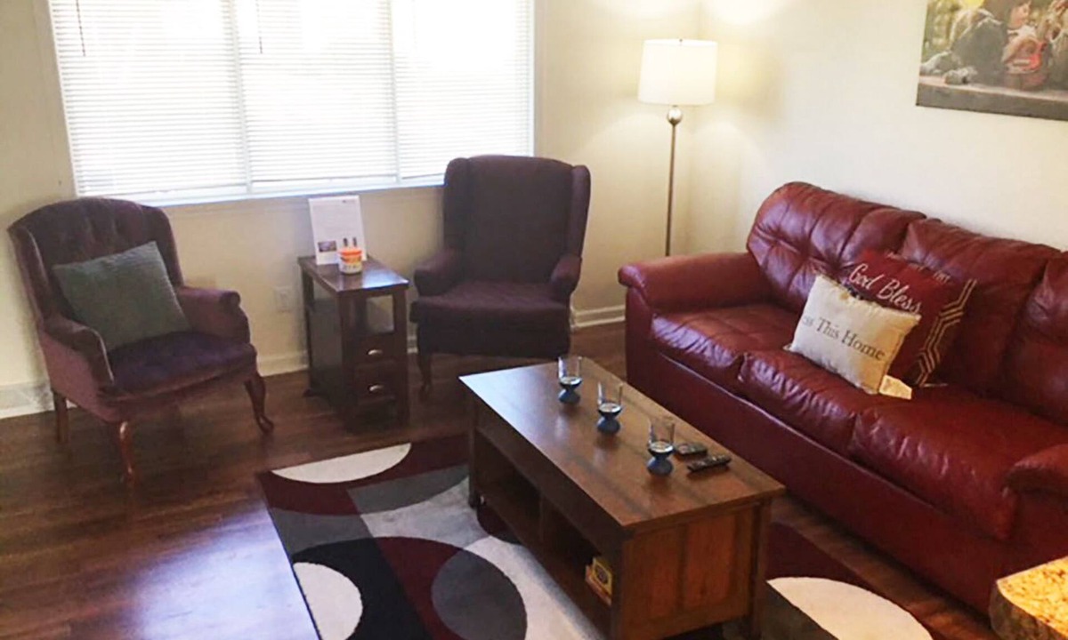 Elmwood Park House | Outstanding! Professionally Cleaned, Self Check In - Sleeps 14
