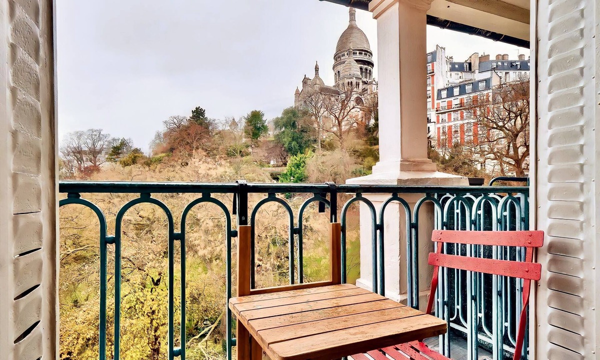 Clignancourt Apartment | Outstanding views in Montmartre