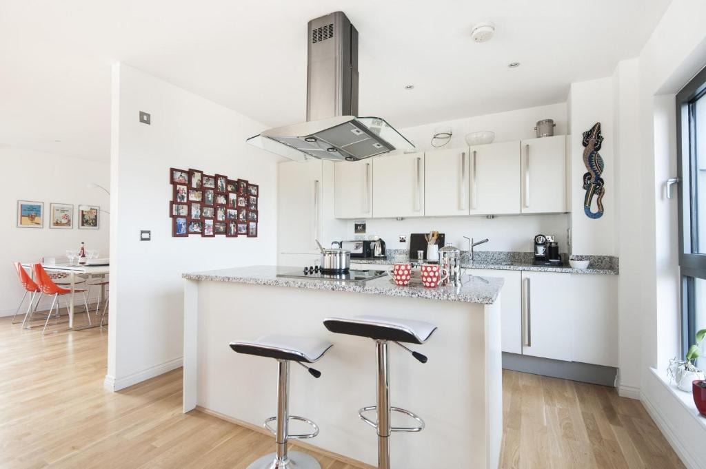 Camden Town with Primrose Hill Apartment | Oval Road III by onefinestay