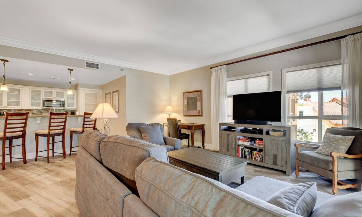 Lake Las Vegas Condo | OVER-SIZED 2 BR PATIO UNIT STEPS TO POOL & COURTYARD!