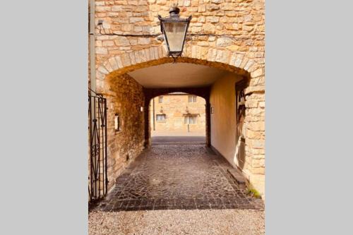 Chipping Campden House | Over The Arches, Chipping Campden