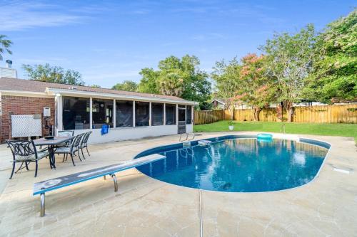 East Pensacola Heights Villa | Over The Hill By The Bayou,