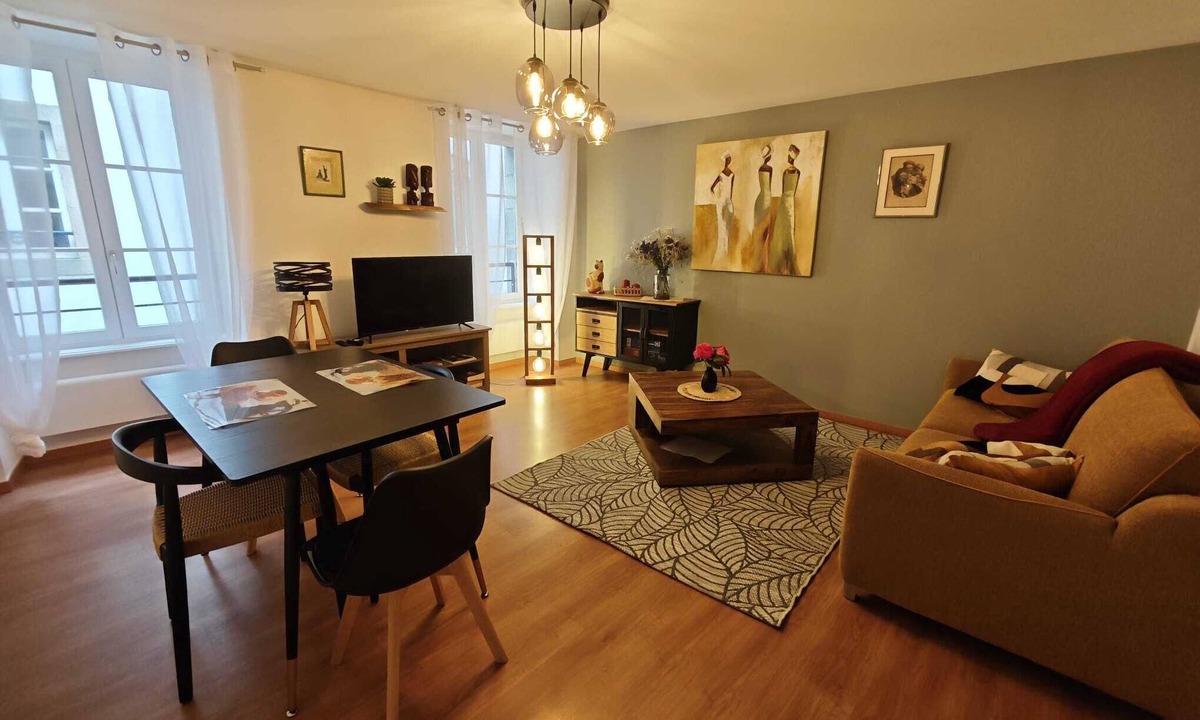 Morlaix Apartment | Over time