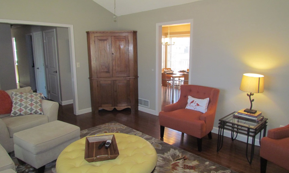 Overland Park House | Overland Park Home-3 bdrm/2 bath-Double Car Garage-video tour-3rd picture