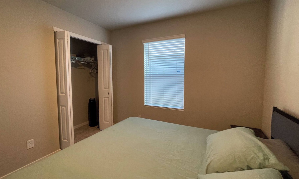 Puyallup House | Overlooking Mt. Rainier