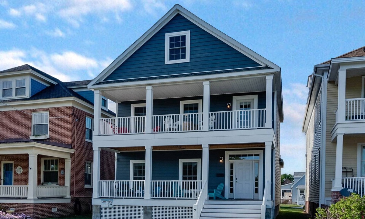 Cape Charles House | Overlooking Park with 1st and 2nd Floor Primary Suites - Anchors by the Park