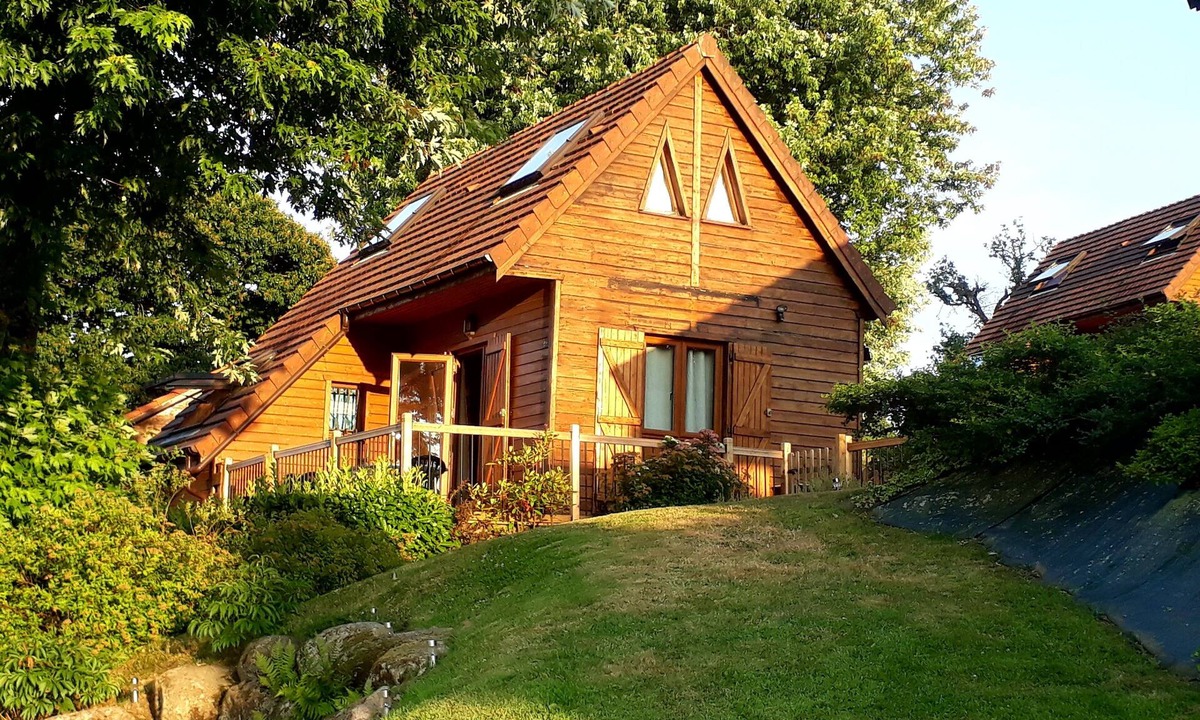 Saint-Germain-de-Tallevende-la-Lande-Vaumont Ski Chalet | Overlooking the Lake & Golf Course, heated Swimming Pool (May to Sept),Play area
