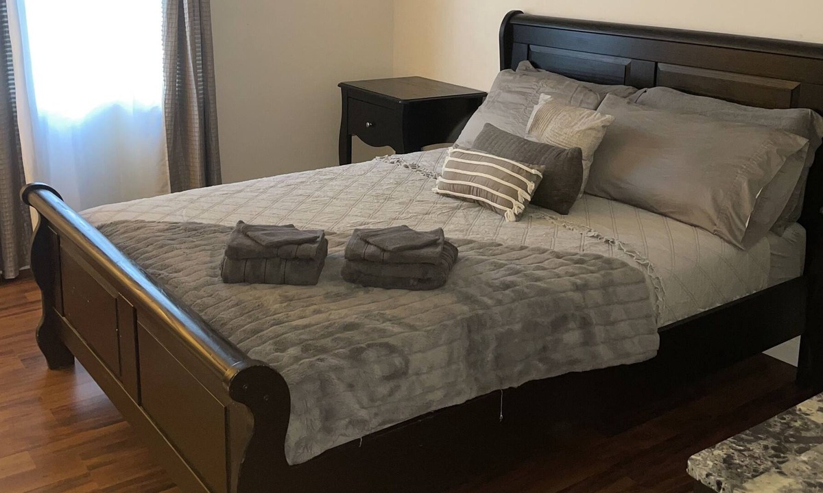 Hicksville Apartment | Oversize1Bedroom near everything !