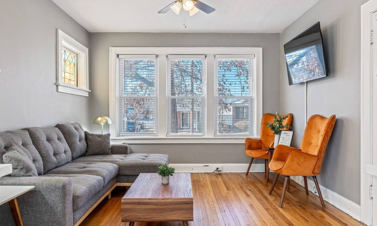 St. Louis Apartment | Oversized 2 Bedroom Apartment in South City!