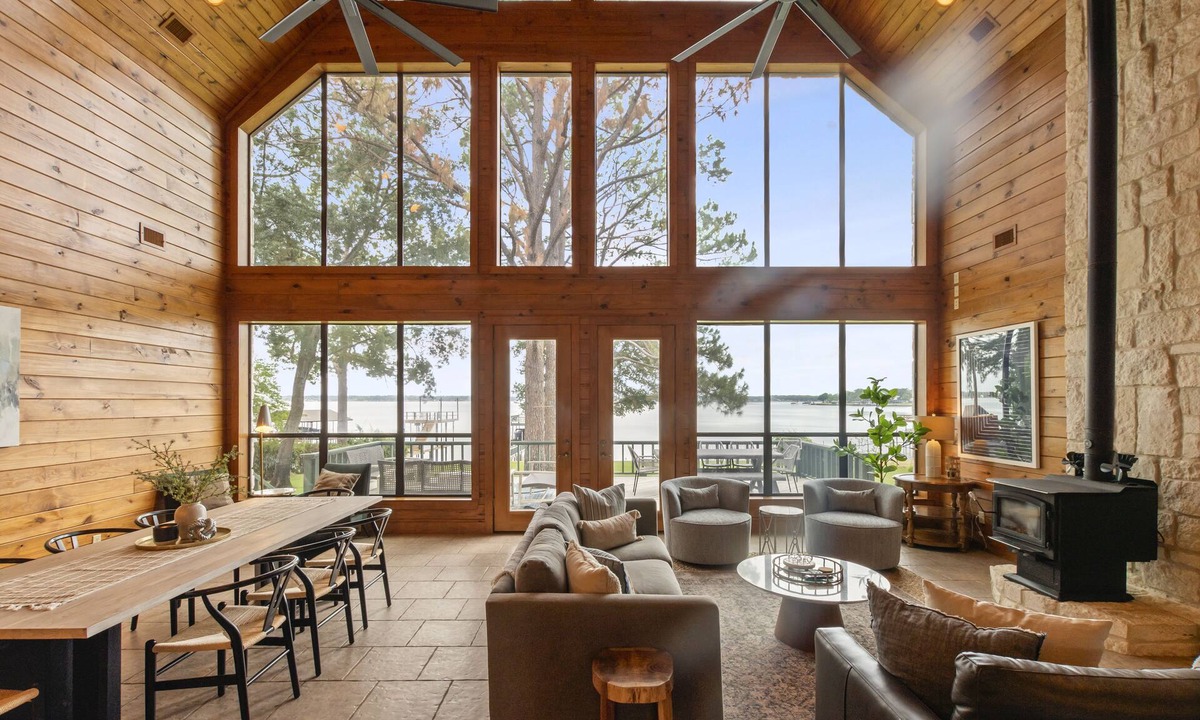 Gun Barrel City House | Oversized waterfront home ideal for multiple families!