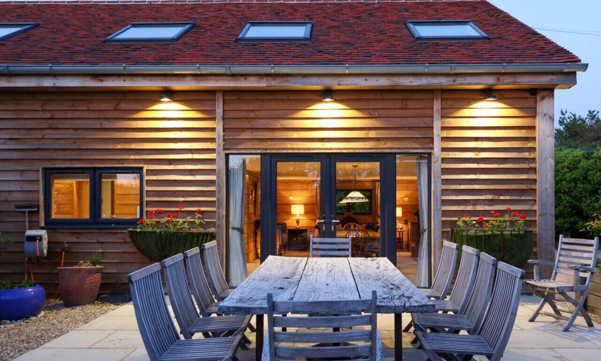 Cuddesdon House | Owl Barn, Sleeps 10 guests, pet friendly
