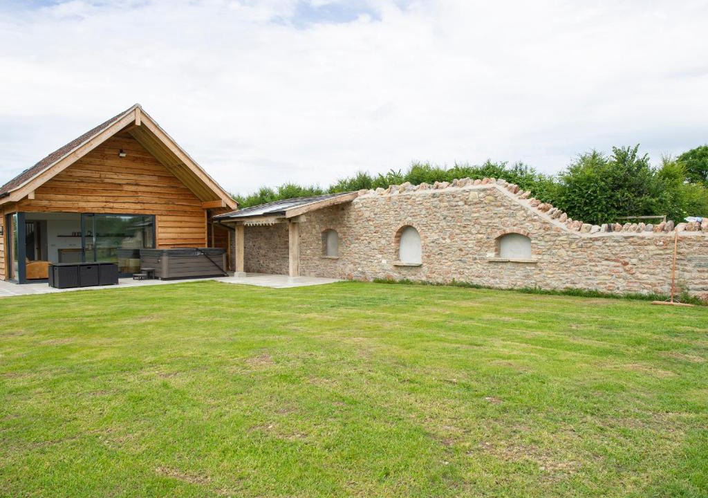 Wedmore House | Owl Lodge