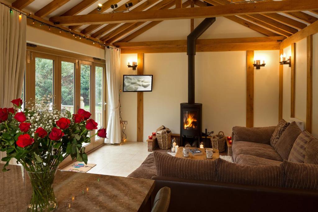 Stoke Ash House | Owl's Hoot