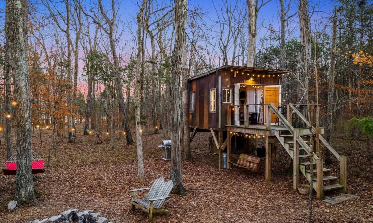 Mount Juliet Cabin | Owl`s House: Peaceful Treehouse | Firepit + Grill*Pet Friendly!