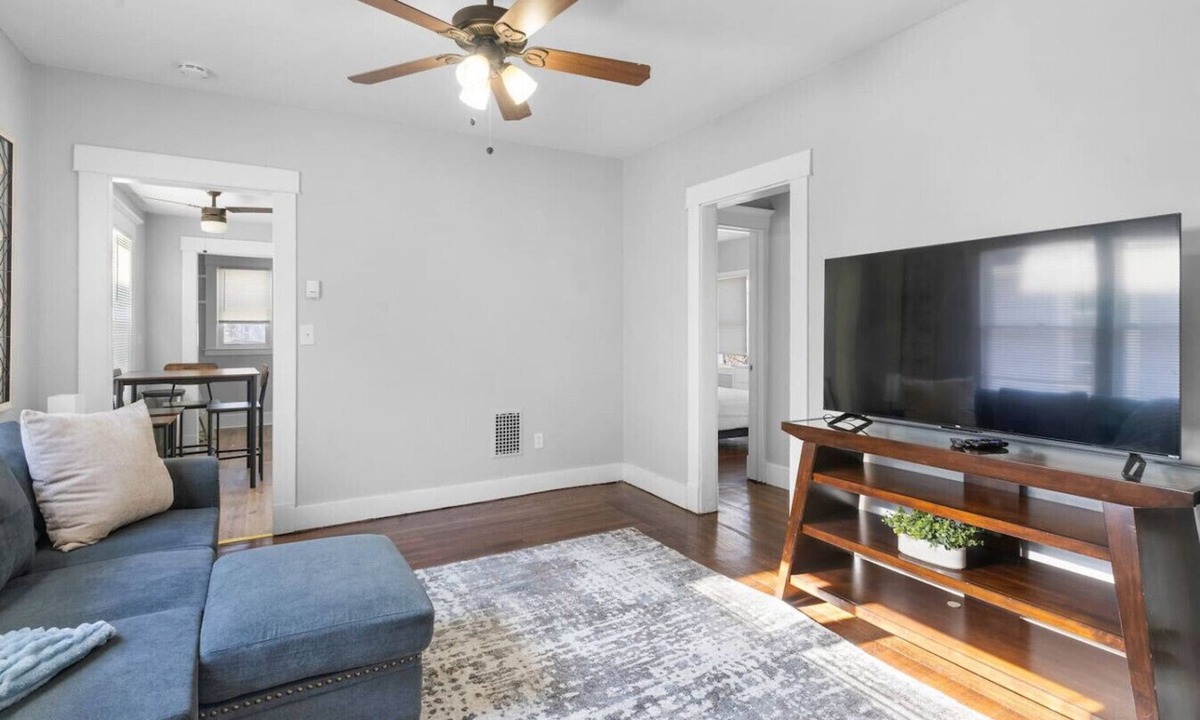 West New Haven Apartment | Owl's Nest - 5BR apartment