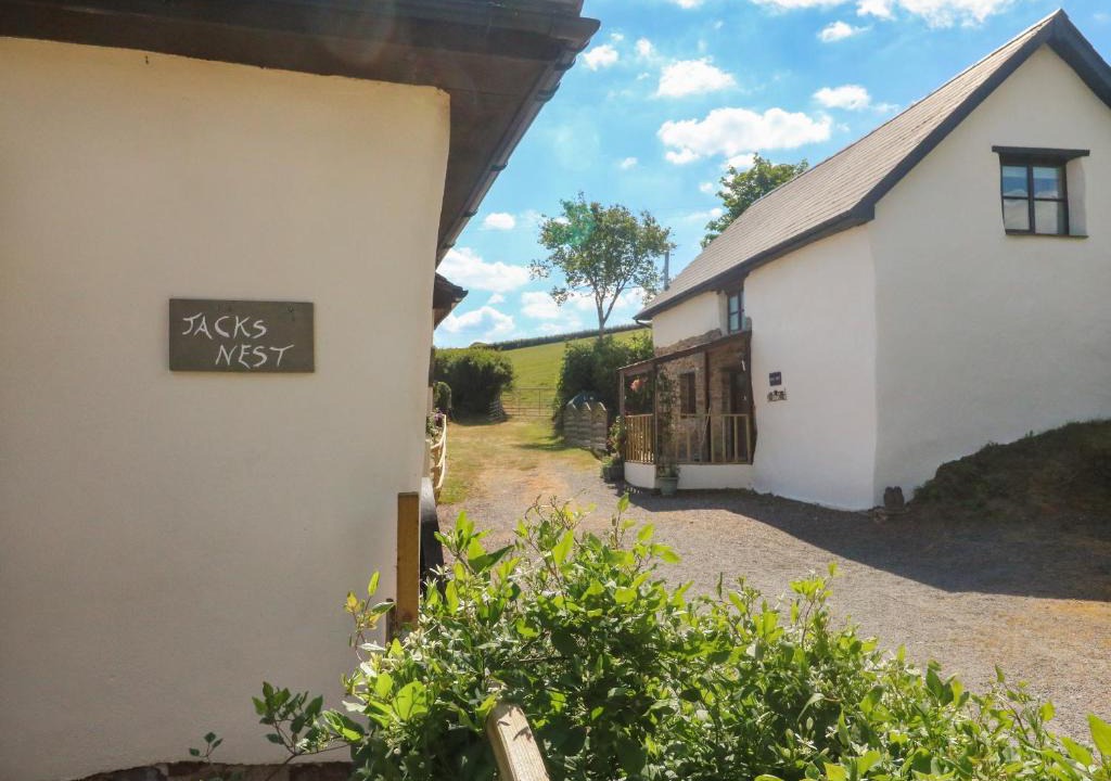 Ash Mill House | Owl's Nest