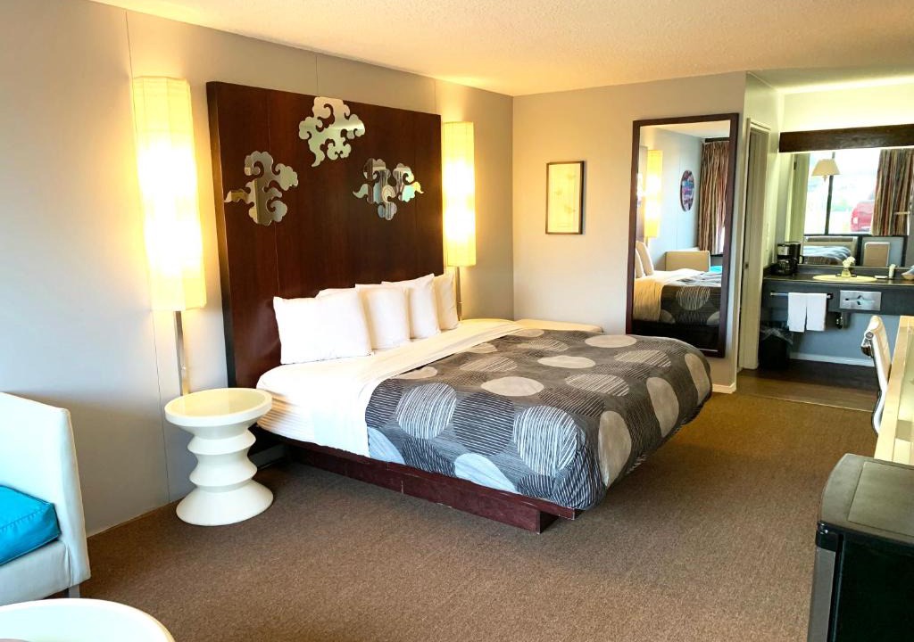 Ozark Hotel | Oxford Inn
