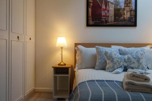 Headington Apartment | Oxford Modern Living - Free Parking