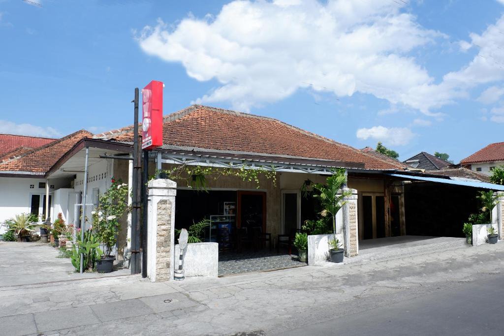 Catur Tunggal Hotel | OYO 1196 Hotel Pura Puspa Rosa