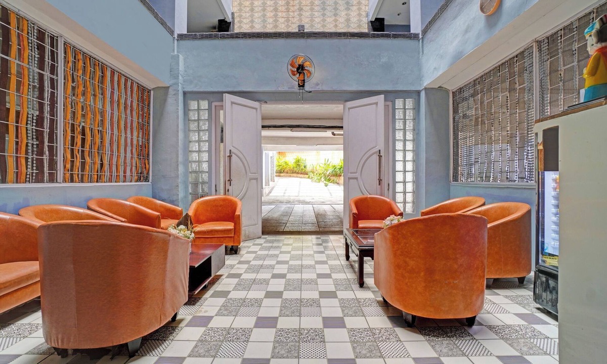 Jakarta Hotel | OYO 170 RBN Stays