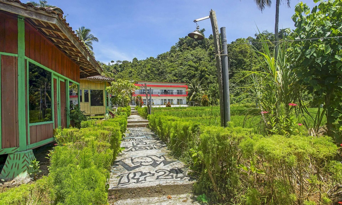 Karya Penggawa Hotel | OYO 2246 Anjung Bang Oking Hotel & Resort