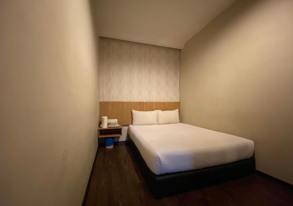 Ayer Hitam Hotel | OYO 89752 7 Days Express Hotel